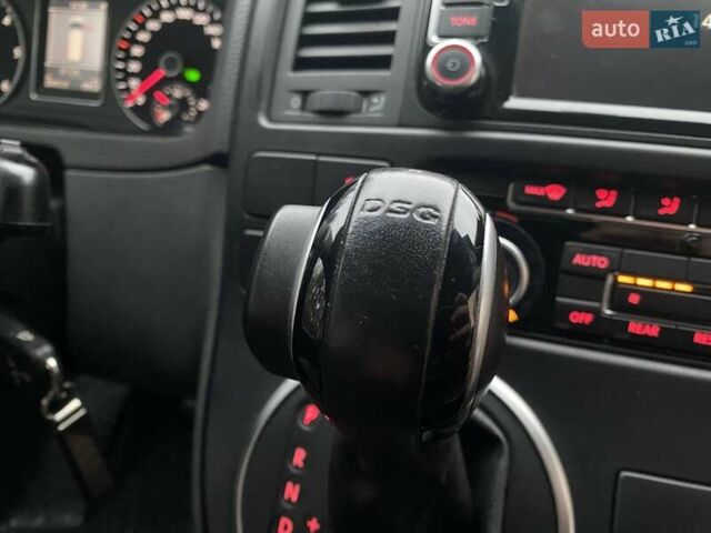 Бежевий Фольксваген Мультиван, об'ємом двигуна 1.98 л та пробігом 206 тис. км за 28500 $, фото 41 на Automoto.ua