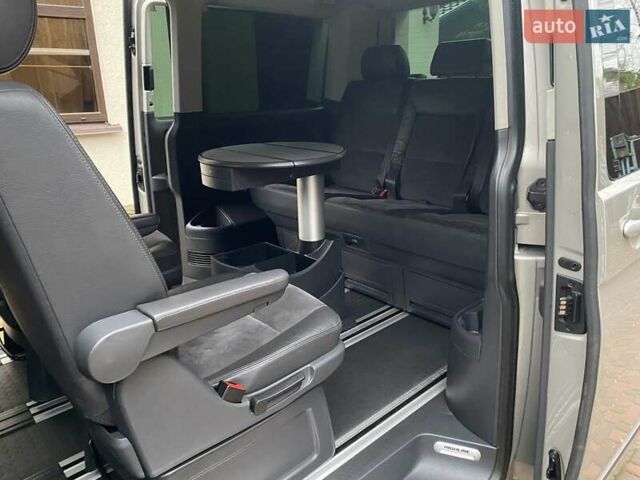 Бежевий Фольксваген Мультиван, об'ємом двигуна 1.98 л та пробігом 206 тис. км за 28500 $, фото 35 на Automoto.ua