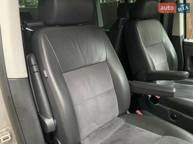 Бежевий Фольксваген Мультиван, об'ємом двигуна 1.98 л та пробігом 206 тис. км за 28500 $, фото 24 на Automoto.ua