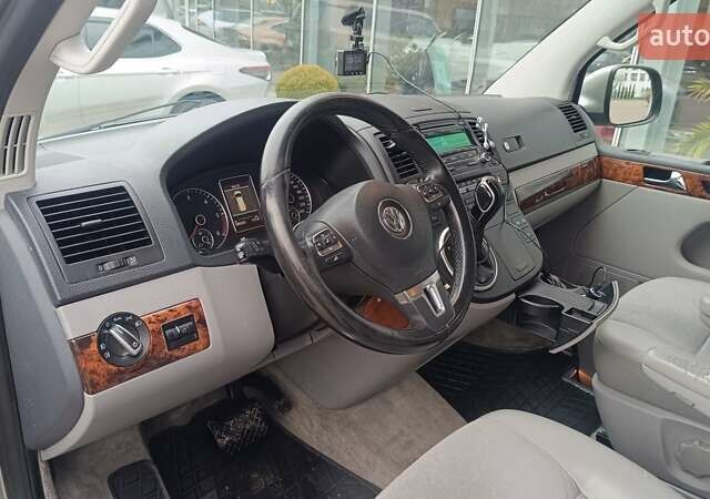 Бежевый Фольксваген Мультиван, объемом двигателя 1.97 л и пробегом 287 тыс. км за 24500 $, фото 5 на Automoto.ua
