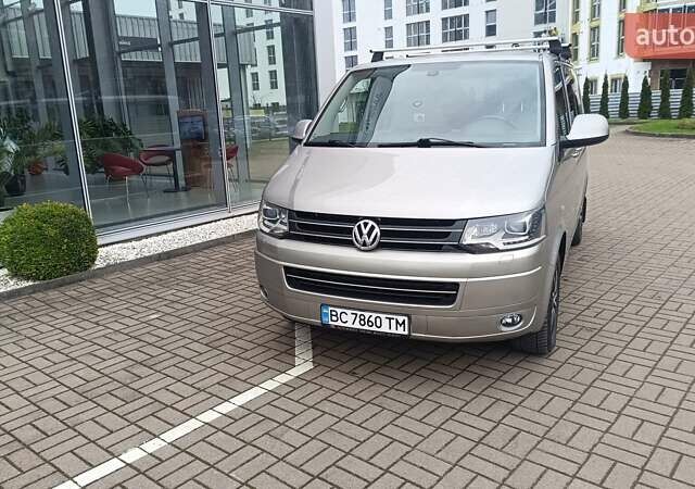 Бежевый Фольксваген Мультиван, объемом двигателя 1.97 л и пробегом 287 тыс. км за 24500 $, фото 3 на Automoto.ua