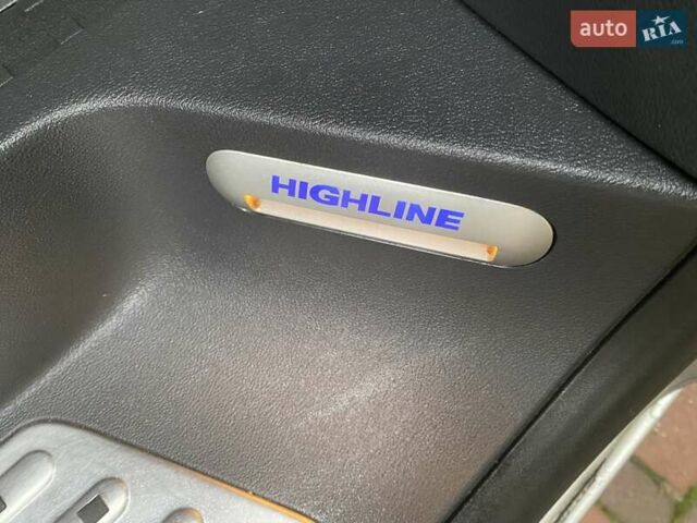 Бежевий Фольксваген Мультиван, об'ємом двигуна 1.98 л та пробігом 206 тис. км за 28500 $, фото 30 на Automoto.ua