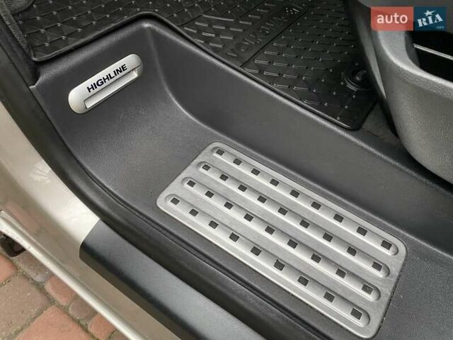 Бежевий Фольксваген Мультиван, об'ємом двигуна 1.98 л та пробігом 206 тис. км за 28500 $, фото 18 на Automoto.ua