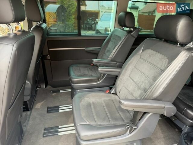 Бежевий Фольксваген Мультиван, об'ємом двигуна 2 л та пробігом 270 тис. км за 30999 $, фото 27 на Automoto.ua