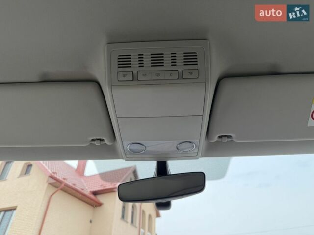 Бежевий Фольксваген Мультиван, об'ємом двигуна 2 л та пробігом 270 тис. км за 30999 $, фото 46 на Automoto.ua