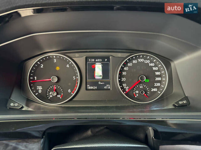 Бежевый Фольксваген Мультиван, объемом двигателя 1.97 л и пробегом 193 тыс. км за 52000 $, фото 24 на Automoto.ua