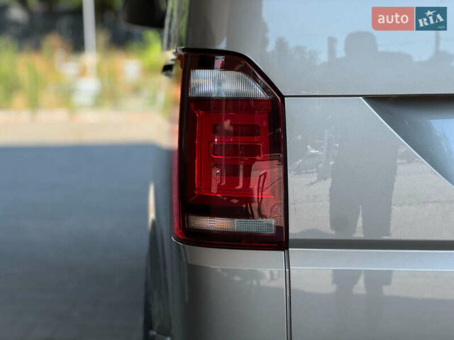 Бежевый Фольксваген Мультиван, объемом двигателя 1.97 л и пробегом 193 тыс. км за 52000 $, фото 11 на Automoto.ua