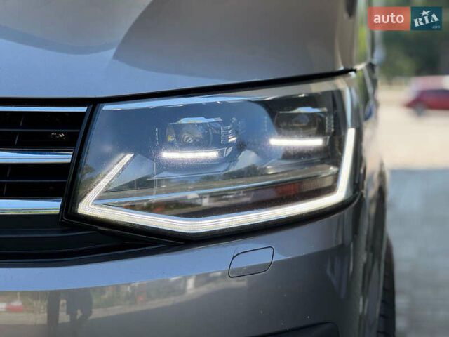 Бежевый Фольксваген Мультиван, объемом двигателя 1.97 л и пробегом 193 тыс. км за 52000 $, фото 25 на Automoto.ua