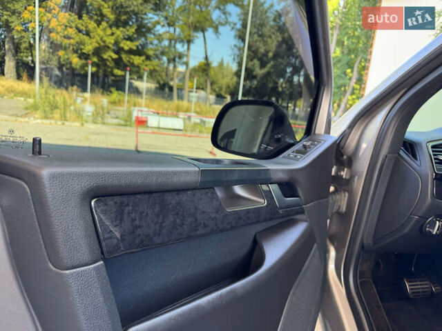 Бежевый Фольксваген Мультиван, объемом двигателя 1.97 л и пробегом 193 тыс. км за 52000 $, фото 21 на Automoto.ua