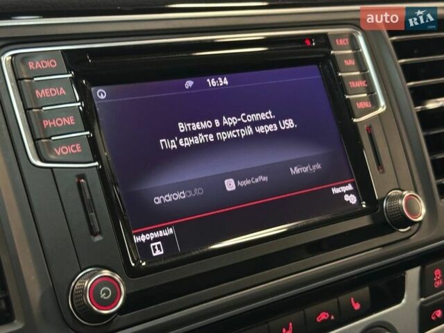 Бежевый Фольксваген Мультиван, объемом двигателя 1.97 л и пробегом 148 тыс. км за 41900 $, фото 19 на Automoto.ua