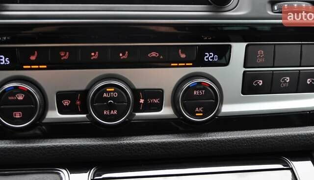 Бежевый Фольксваген Мультиван, объемом двигателя 1.97 л и пробегом 180 тыс. км за 43500 $, фото 47 на Automoto.ua