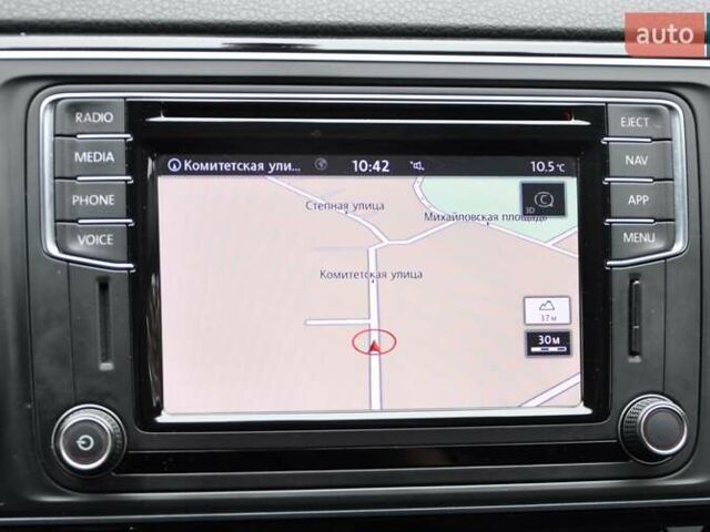 Бежевый Фольксваген Мультиван, объемом двигателя 1.97 л и пробегом 180 тыс. км за 43500 $, фото 42 на Automoto.ua