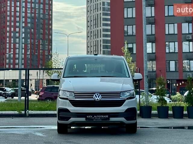 Бежевый Фольксваген Мультиван, объемом двигателя 1.97 л и пробегом 77 тыс. км за 54900 $, фото 2 на Automoto.ua