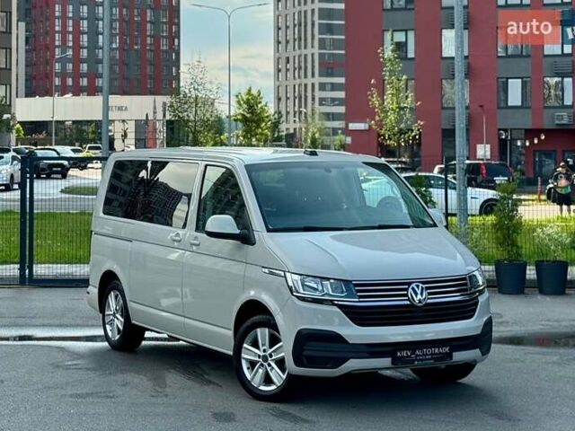 Бежевий Фольксваген Мультиван, об'ємом двигуна 1.97 л та пробігом 77 тис. км за 53900 $, фото 1 на Automoto.ua
