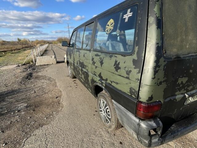 Фольксваген Мультиван 1993 в Славянске на Automoto.ua Черный Фольксваген Мультиван, объемом двигателя 2.4 л и пробегом 300 тыс. км за 1719 $, фото 5 на Automoto.ua