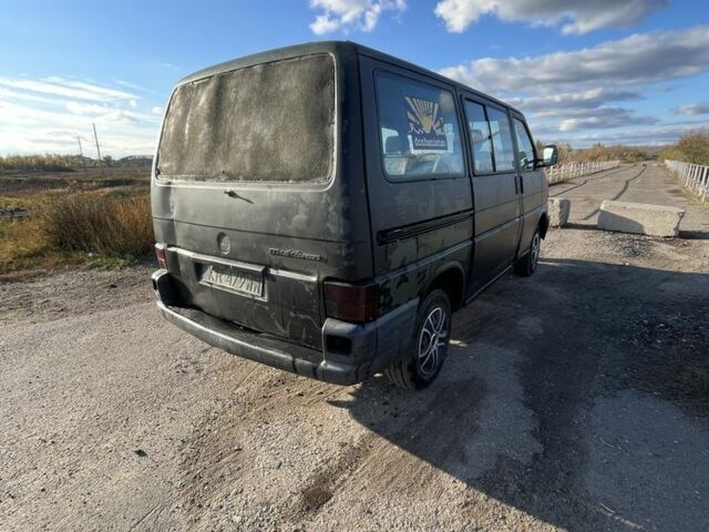 Фольксваген Мультиван 1993 в Славянске на Automoto.ua Черный Фольксваген Мультиван, объемом двигателя 2.4 л и пробегом 300 тыс. км за 1719 $, фото 4 на Automoto.ua