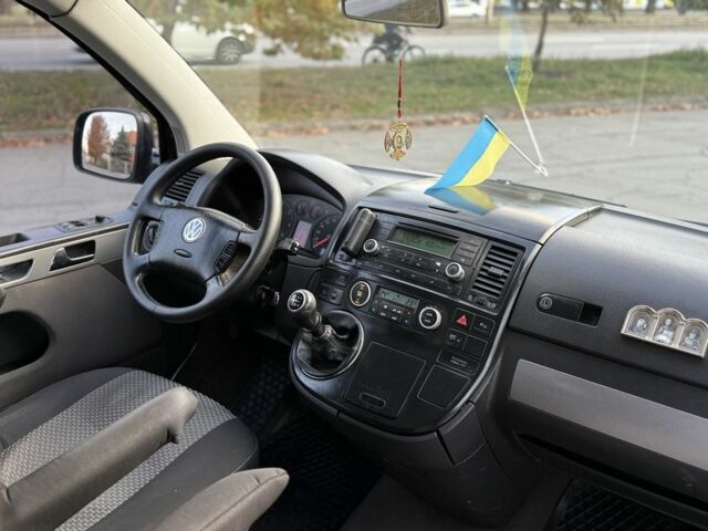Фольксваген Мультиван 2004 у Дніпро (Дніпропетровську) на Automoto.ua Чорний Фольксваген Мультиван, об'ємом двигуна 2.5 л та пробігом 418 тис. км за 8900 $, фото 11 на Automoto.ua
