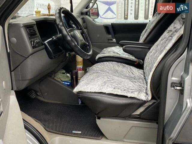 Чорний Фольксваген Мультиван, об'ємом двигуна 2.8 л та пробігом 329 тис. км за 9900 $, фото 26 на Automoto.ua