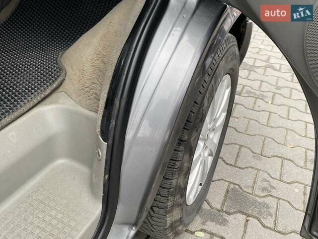 Чорний Фольксваген Мультиван, об'ємом двигуна 2.8 л та пробігом 329 тис. км за 9900 $, фото 37 на Automoto.ua