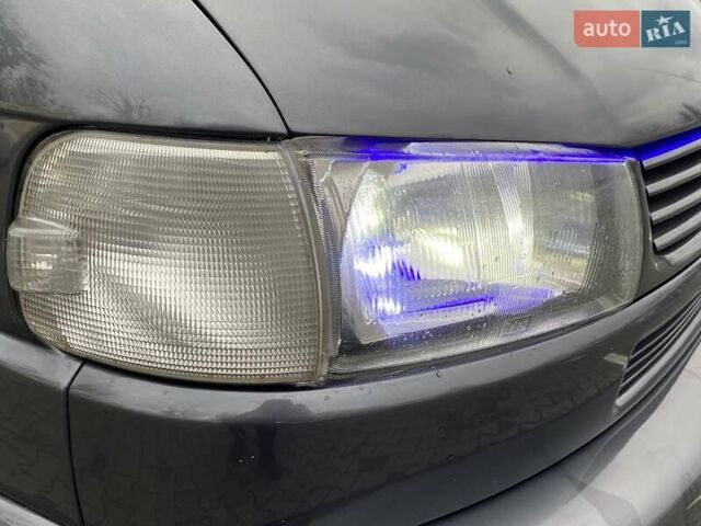 Чорний Фольксваген Мультиван, об'ємом двигуна 2.8 л та пробігом 329 тис. км за 9900 $, фото 36 на Automoto.ua