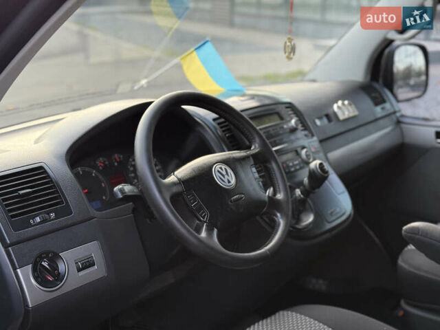 Фольксваген Мультиван 2004 у Дніпро (Дніпропетровську) на Automoto.ua Чорний Фольксваген Мультиван, об'ємом двигуна 2.46 л та пробігом 418 тис. км за 8900 $, фото 17 на Automoto.ua