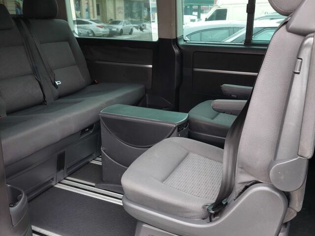 Черный Фольксваген Мультиван, объемом двигателя 2.5 л и пробегом 308 тыс. км за 10000 $, фото 17 на Automoto.ua