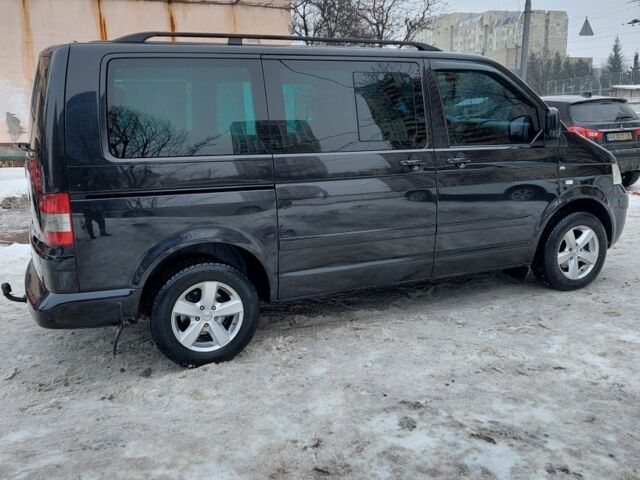 Черный Фольксваген Мультиван, объемом двигателя 2.5 л и пробегом 308 тыс. км за 10000 $, фото 8 на Automoto.ua