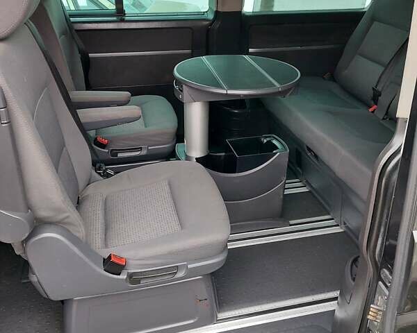 Черный Фольксваген Мультиван, объемом двигателя 2.5 л и пробегом 309 тыс. км за 10000 $, фото 19 на Automoto.ua