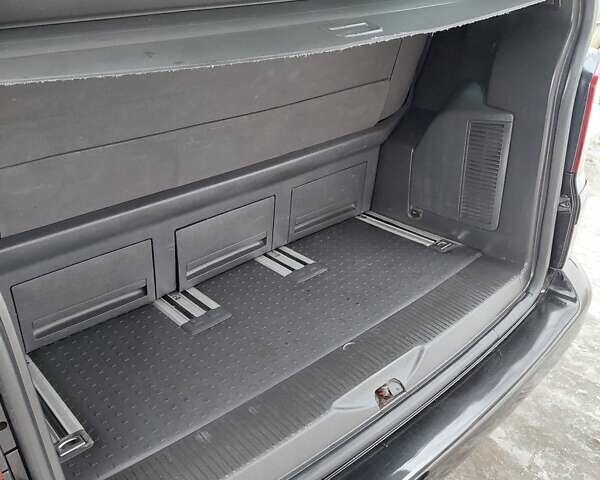 Черный Фольксваген Мультиван, объемом двигателя 2.5 л и пробегом 309 тыс. км за 10000 $, фото 35 на Automoto.ua