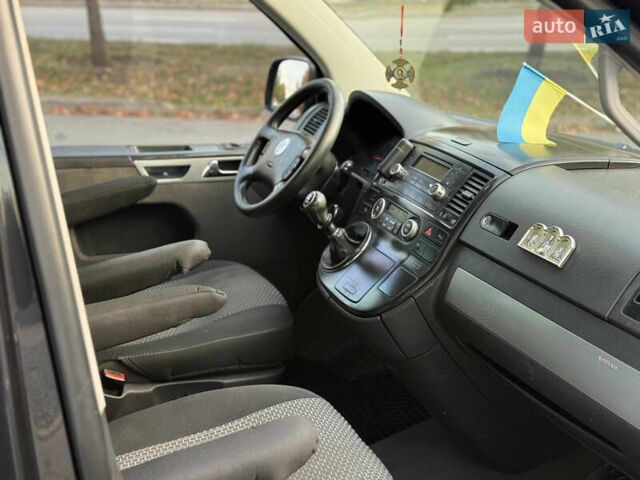 Фольксваген Мультиван 2004 у Дніпро (Дніпропетровську) на Automoto.ua Чорний Фольксваген Мультиван, об'ємом двигуна 2.46 л та пробігом 418 тис. км за 8900 $, фото 20 на Automoto.ua
