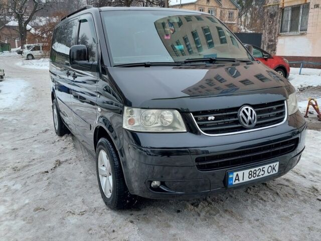 Черный Фольксваген Мультиван, объемом двигателя 2.5 л и пробегом 308 тыс. км за 10000 $, фото 9 на Automoto.ua