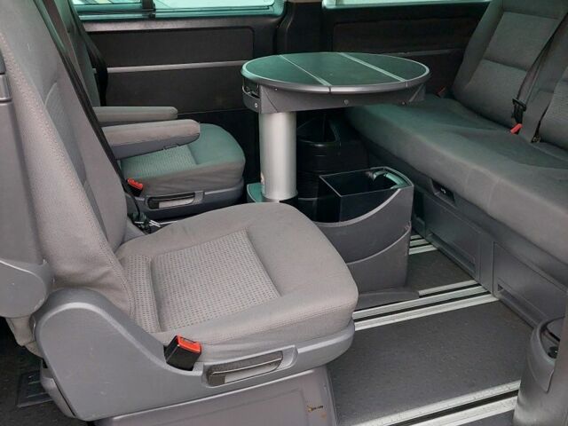 Черный Фольксваген Мультиван, объемом двигателя 2.5 л и пробегом 308 тыс. км за 10000 $, фото 14 на Automoto.ua