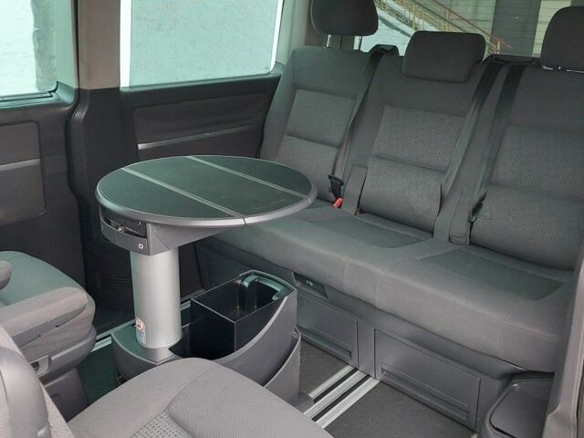 Черный Фольксваген Мультиван, объемом двигателя 2.5 л и пробегом 308 тыс. км за 10000 $, фото 15 на Automoto.ua