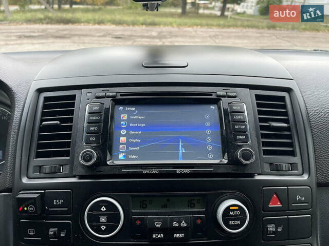 Черный Фольксваген Мультиван, объемом двигателя 3.2 л и пробегом 256 тыс. км за 15400 $, фото 10 на Automoto.ua