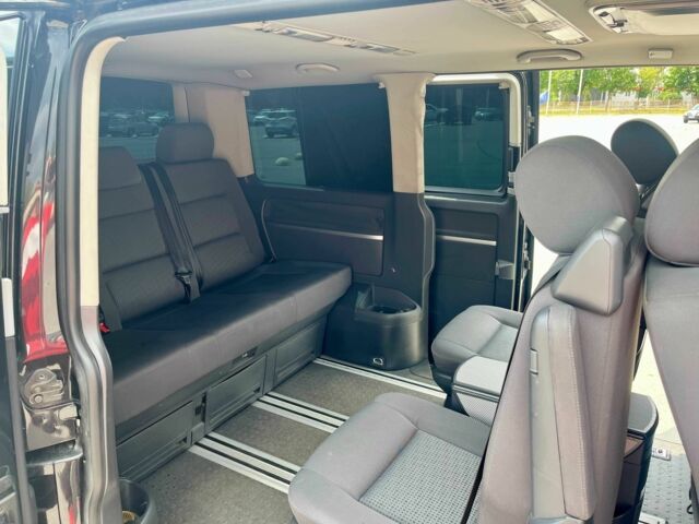 Чорний Фольксваген Мультиван, об'ємом двигуна 2.5 л та пробігом 310 тис. км за 13000 $, фото 8 на Automoto.ua