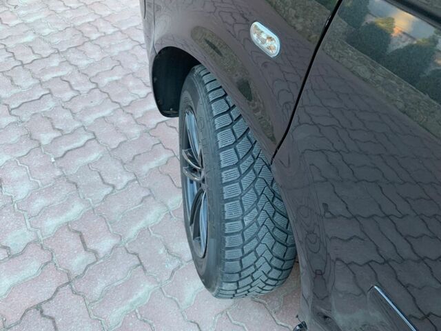 Чорний Фольксваген Мультиван, об'ємом двигуна 2.5 л та пробігом 319 тис. км за 11999 $, фото 8 на Automoto.ua