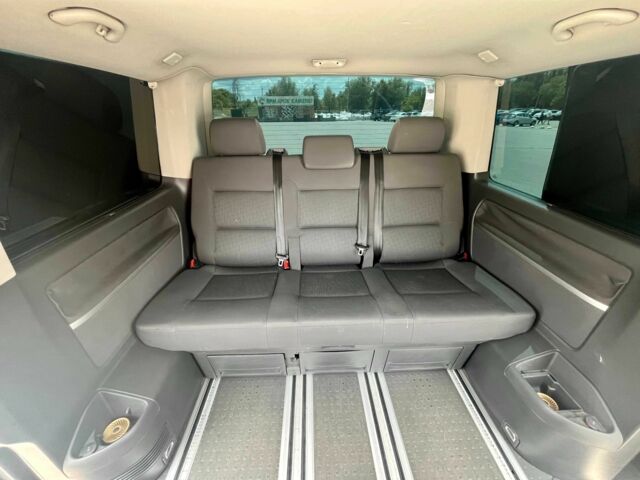 Чорний Фольксваген Мультиван, об'ємом двигуна 2.5 л та пробігом 310 тис. км за 13000 $, фото 9 на Automoto.ua