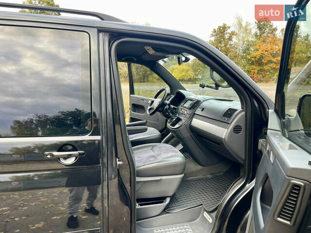 Черный Фольксваген Мультиван, объемом двигателя 3.2 л и пробегом 256 тыс. км за 15400 $, фото 13 на Automoto.ua