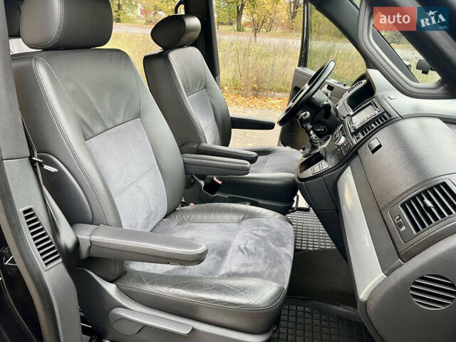 Черный Фольксваген Мультиван, объемом двигателя 3.2 л и пробегом 256 тыс. км за 15400 $, фото 15 на Automoto.ua