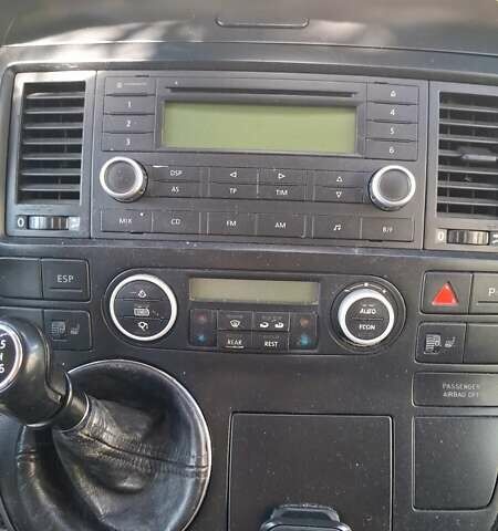 Чорний Фольксваген Мультиван, об'ємом двигуна 2.46 л та пробігом 418 тис. км за 13500 $, фото 2 на Automoto.ua