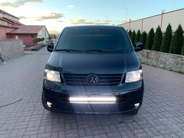 Чорний Фольксваген Мультиван, об'ємом двигуна 2.5 л та пробігом 319 тис. км за 11999 $, фото 2 на Automoto.ua