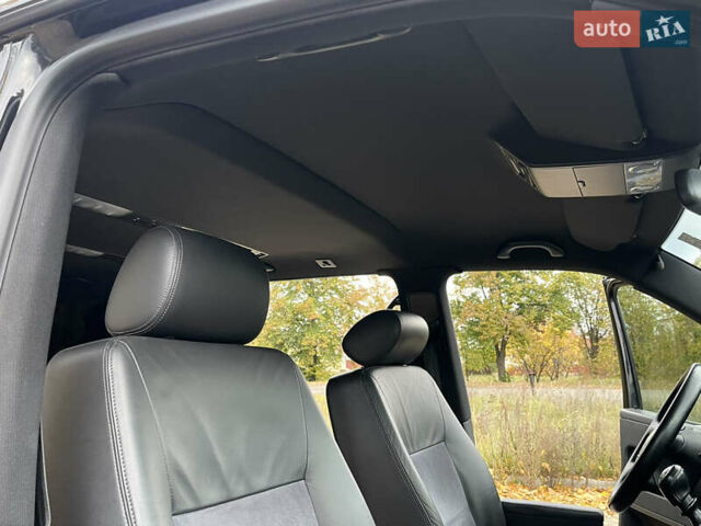 Черный Фольксваген Мультиван, объемом двигателя 3.2 л и пробегом 256 тыс. км за 15400 $, фото 16 на Automoto.ua