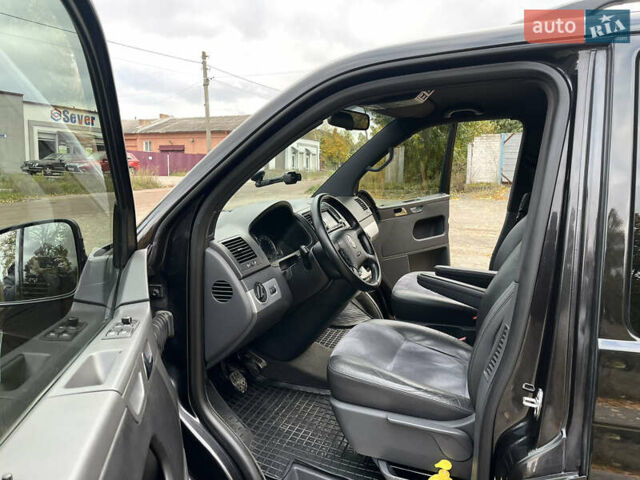 Черный Фольксваген Мультиван, объемом двигателя 3.2 л и пробегом 256 тыс. км за 15400 $, фото 6 на Automoto.ua