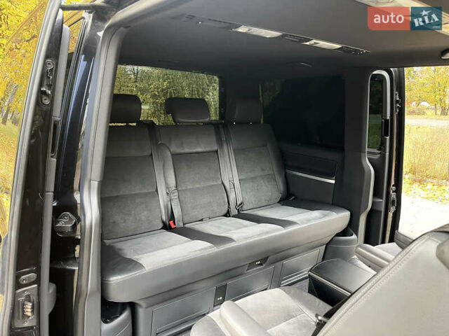 Черный Фольксваген Мультиван, объемом двигателя 3.2 л и пробегом 256 тыс. км за 15400 $, фото 21 на Automoto.ua