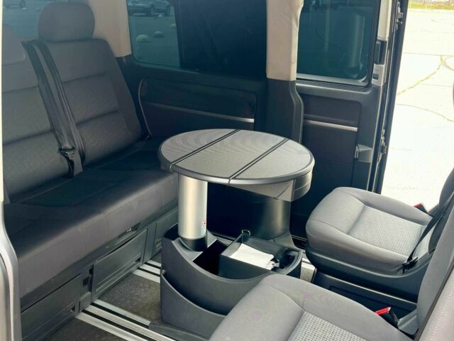 Чорний Фольксваген Мультиван, об'ємом двигуна 2.5 л та пробігом 310 тис. км за 13000 $, фото 11 на Automoto.ua