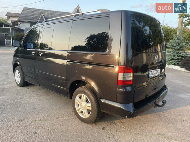 Черный Фольксваген Мультиван, объемом двигателя 2.5 л и пробегом 355 тыс. км за 9500 $, фото 9 на Automoto.ua