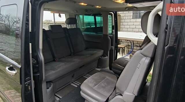 Черный Фольксваген Мультиван, объемом двигателя 3.19 л и пробегом 330 тыс. км за 13800 $, фото 13 на Automoto.ua