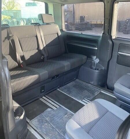 Чорний Фольксваген Мультиван, об'ємом двигуна 2.5 л та пробігом 300 тис. км за 6500 $, фото 6 на Automoto.ua