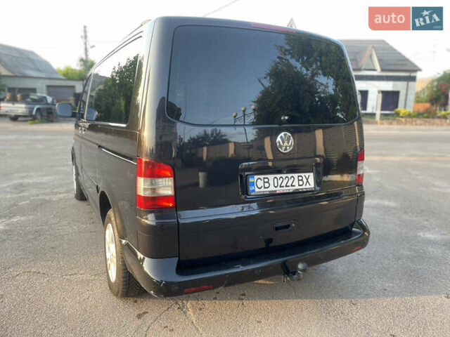 Черный Фольксваген Мультиван, объемом двигателя 2.5 л и пробегом 355 тыс. км за 9500 $, фото 8 на Automoto.ua
