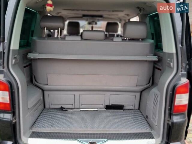 Черный Фольксваген Мультиван, объемом двигателя 3.19 л и пробегом 330 тыс. км за 13800 $, фото 15 на Automoto.ua